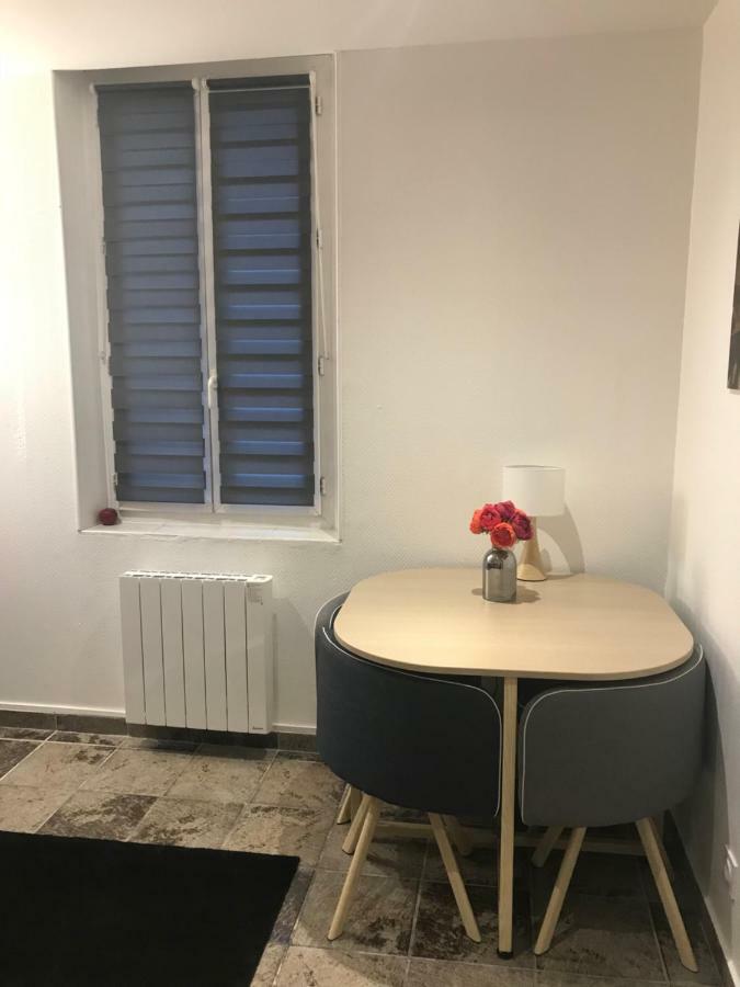 Studio Champagne Au Centre Ville Apartment Annecy Exterior photo